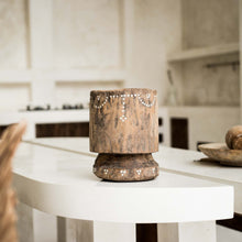 Load image into Gallery viewer, Grand pot en bois ancien incrusté de nacre