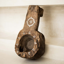 Charger l&#39;image dans la galerie, Grande cuillère en bois ancien incrusté de nacre