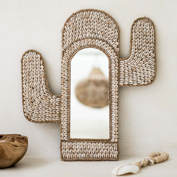 Miroir cactus boho en coquillages beige