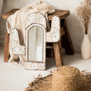 Miroir cactus boho en coquillages blanc