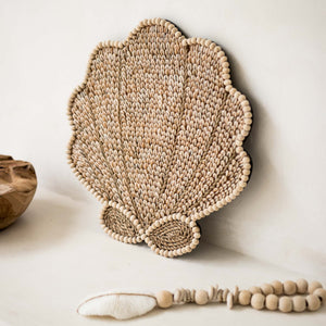 Coquillage décoratif en perles et cauris