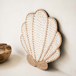 Coquillage décoratif en perles et coquillages blancs