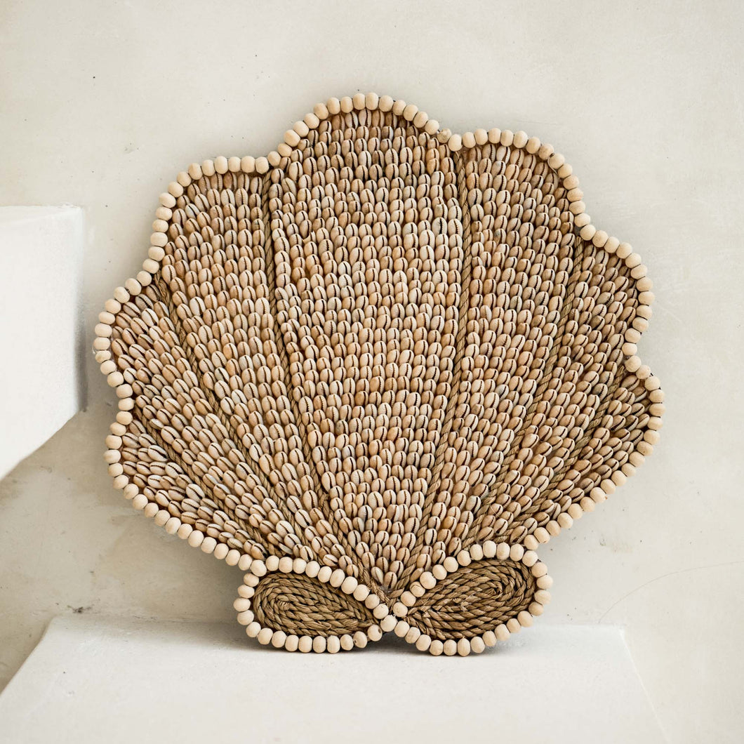 Coquillage décoratif en perles et cauris