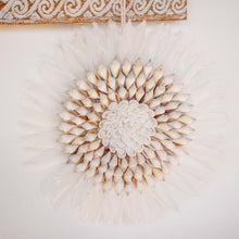 Load image into Gallery viewer, Juju Hat Plumes et Coquillages Blanc